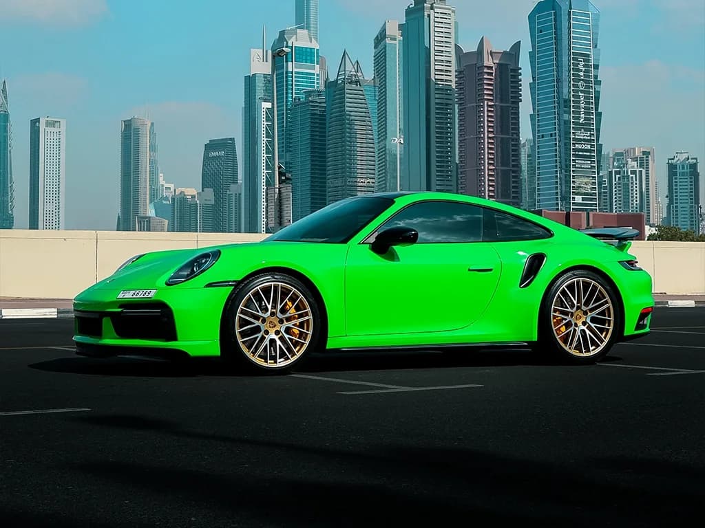 Dubai Luxury Car Rentals: Best Times to Book