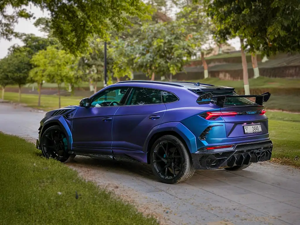 Find the Perfect Luxury Car for Your Dubai Vacation