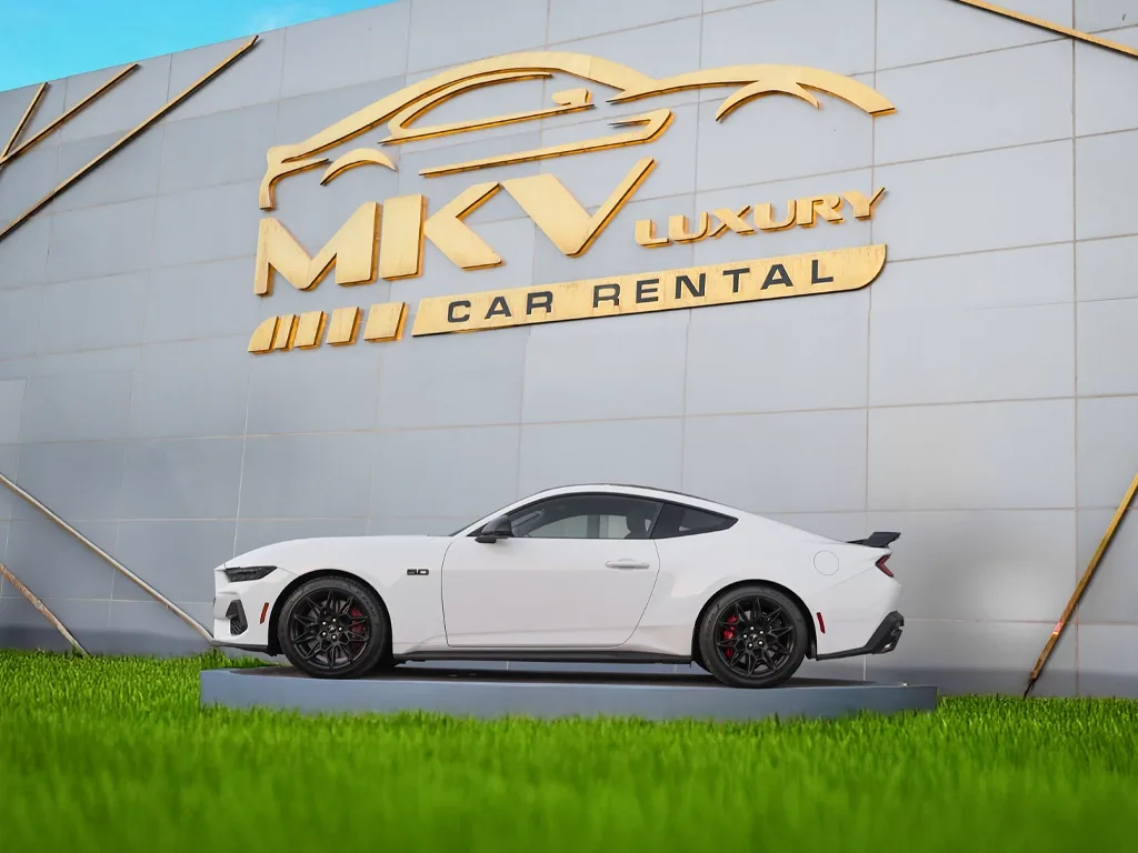 Ford Mustang GT Premium V8 2024 view 3