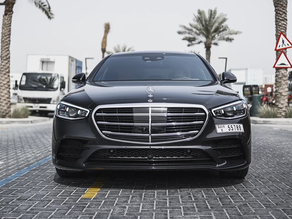 Mercedes Benz S500 view 2