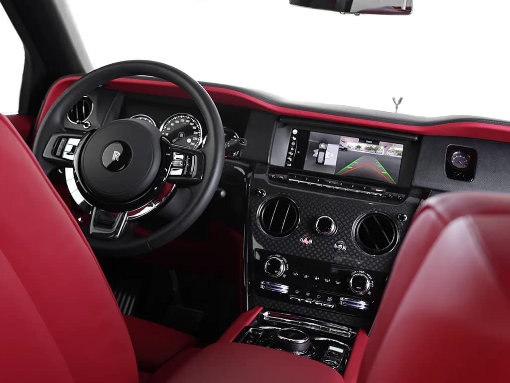 Rolls Royce Cullinan Black Badge view 5