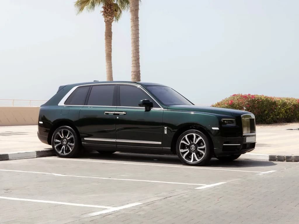 Rolls Royce Cullinan view 3