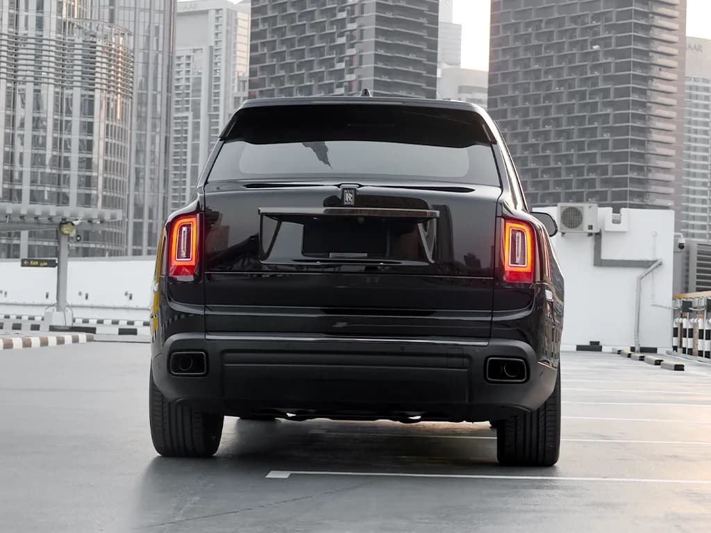Rolls Royce Cullinan Black Badge Black view 4